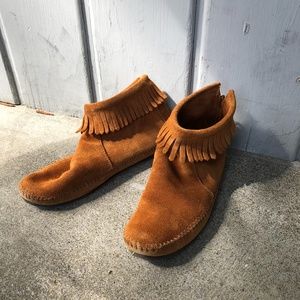 Minnetonka Boots 7.5